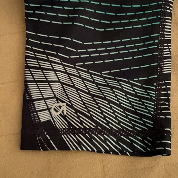 Gap Navy & Green Capris - Picture 4 of 5